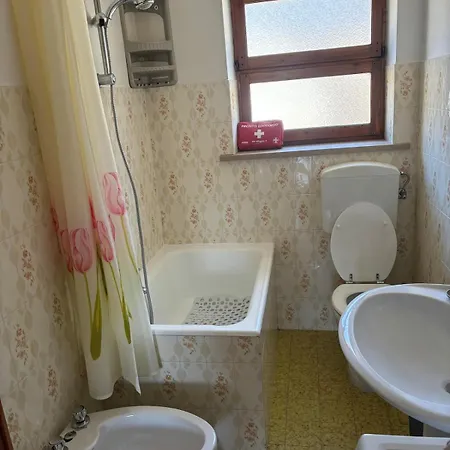 Relax In Montagna - In Val D'ayas Apartment *